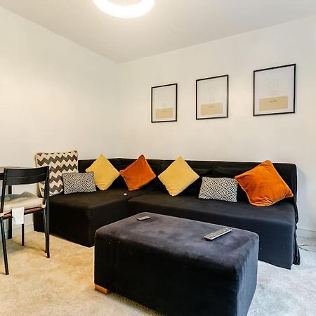 A&S Properties, No Guest Fees, Bank Transfe Deposit Available Вулвергемптон Экстерьер фото
