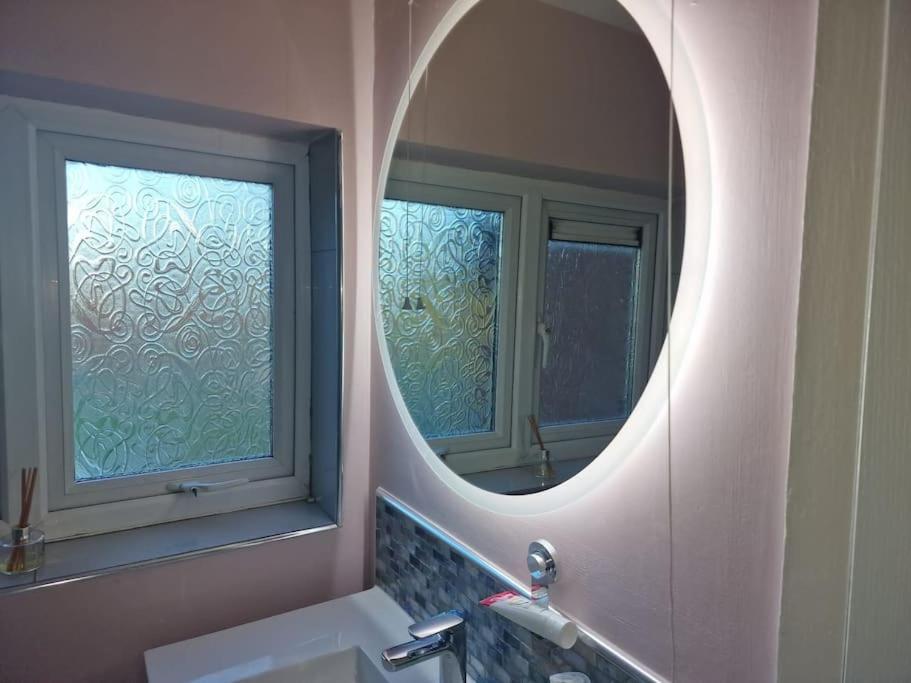 A&S Properties, No Guest Fees, Bank Transfe Deposit Available Вулвергемптон Экстерьер фото