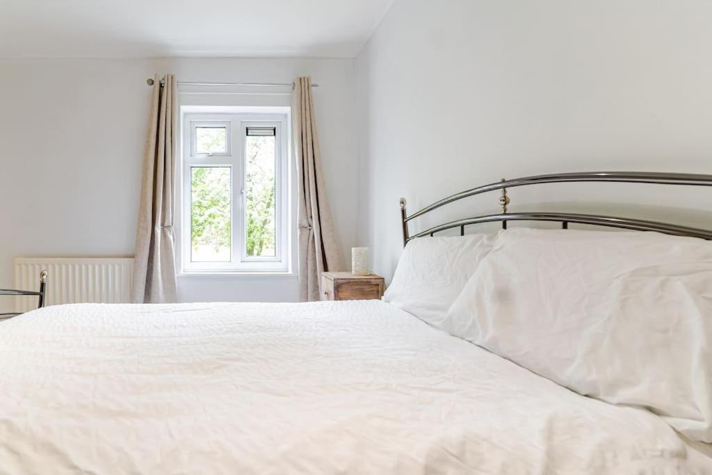 A&S Properties, No Guest Fees, Bank Transfe Deposit Available Вулвергемптон Экстерьер фото